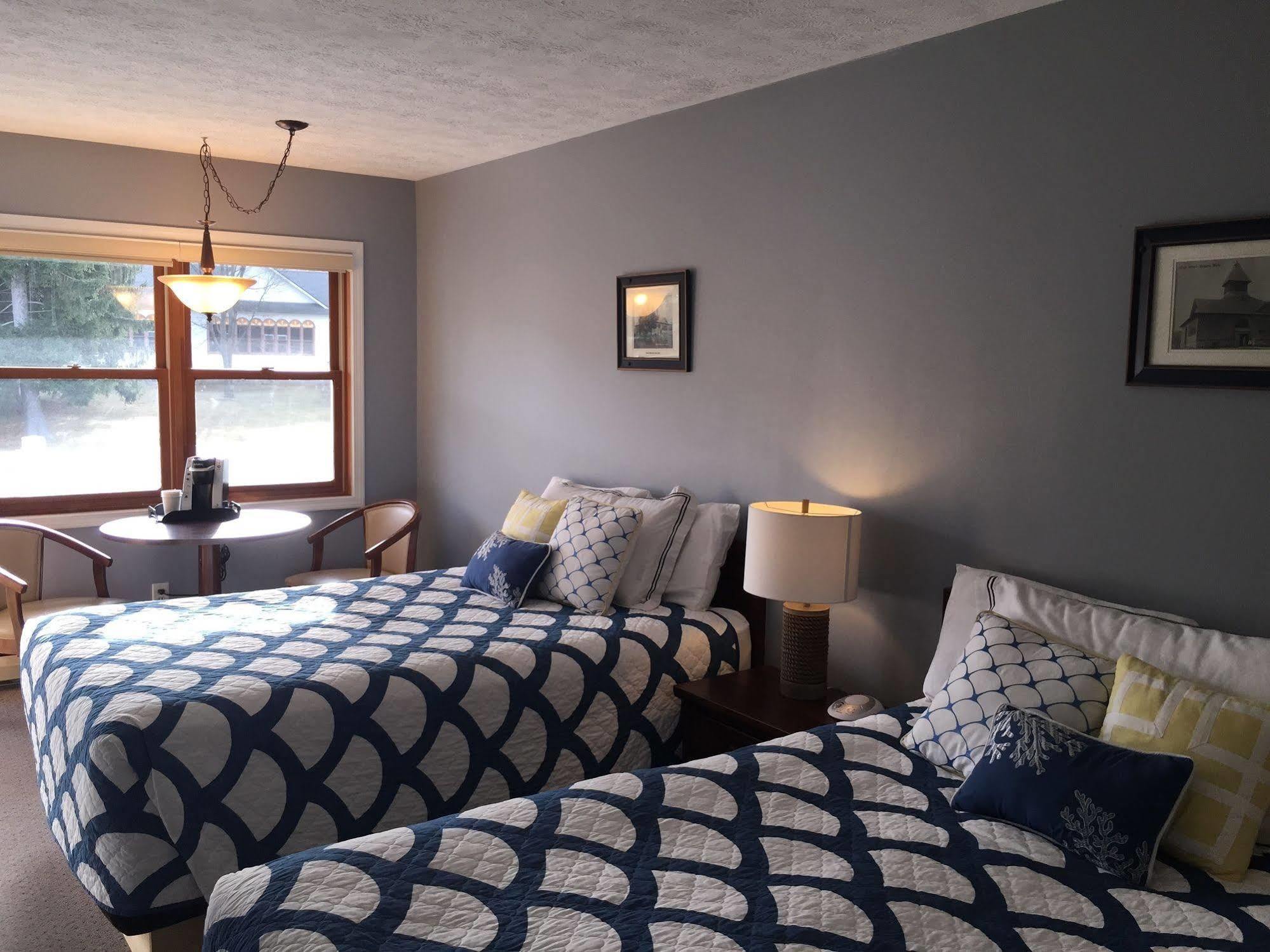 Empire Lakeshore Inn Kültér fotó